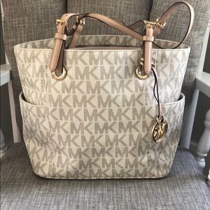 Michael Kors vanilla jet set tote